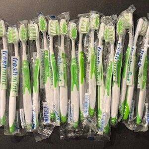 New- Set of 20 Toothbrushes